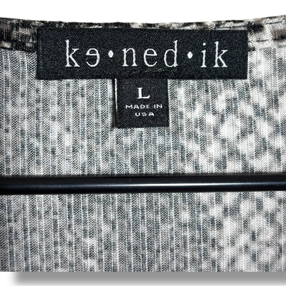 Kenedik Black/White/Gray Scoop Neck Relaxed Tiered 3/4 Sleeve Tunic/Mini Dress - Picture 13 of 16